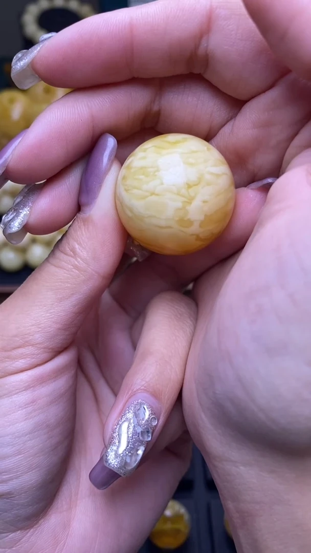 【闪购商品】琥珀裸石未镶嵌葵. 48