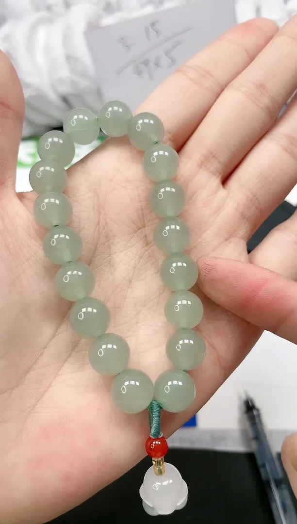 石英质玉手镯未镶嵌手链
