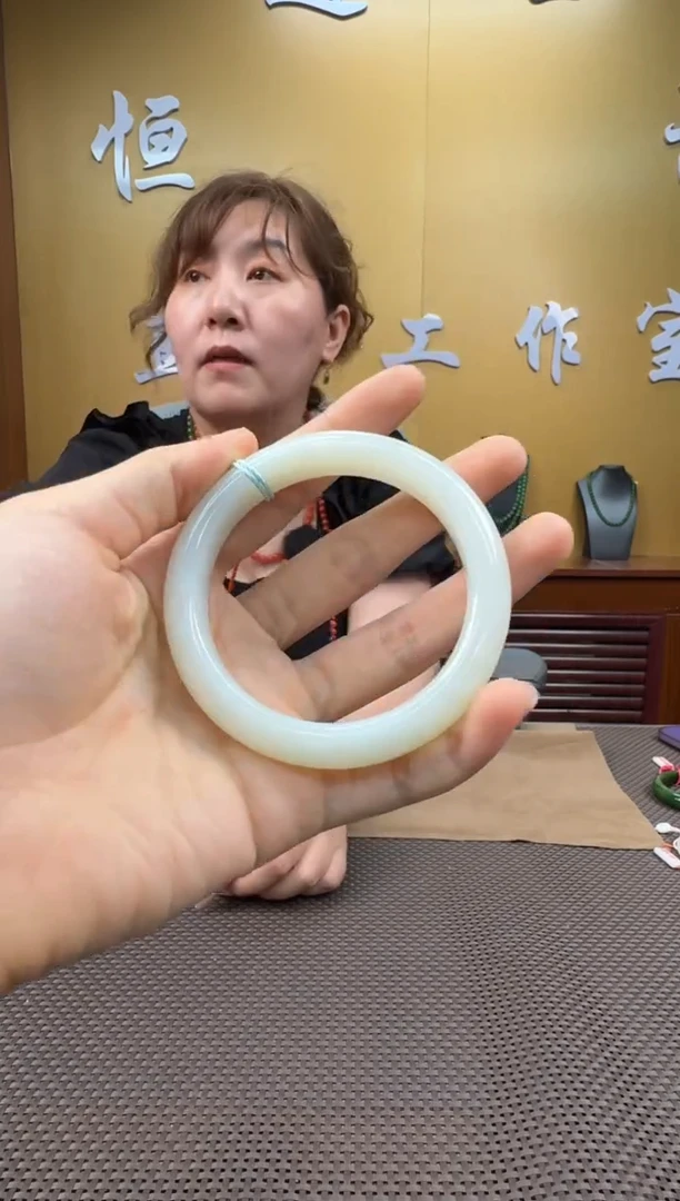 和田玉未镶嵌颈饰手镯57