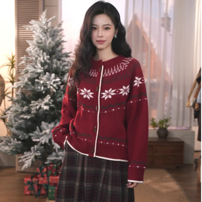 【年终狂欢季】茵曼25冬季刺绣绵羊毛开衫毛衣时尚百搭圆领针织衫女