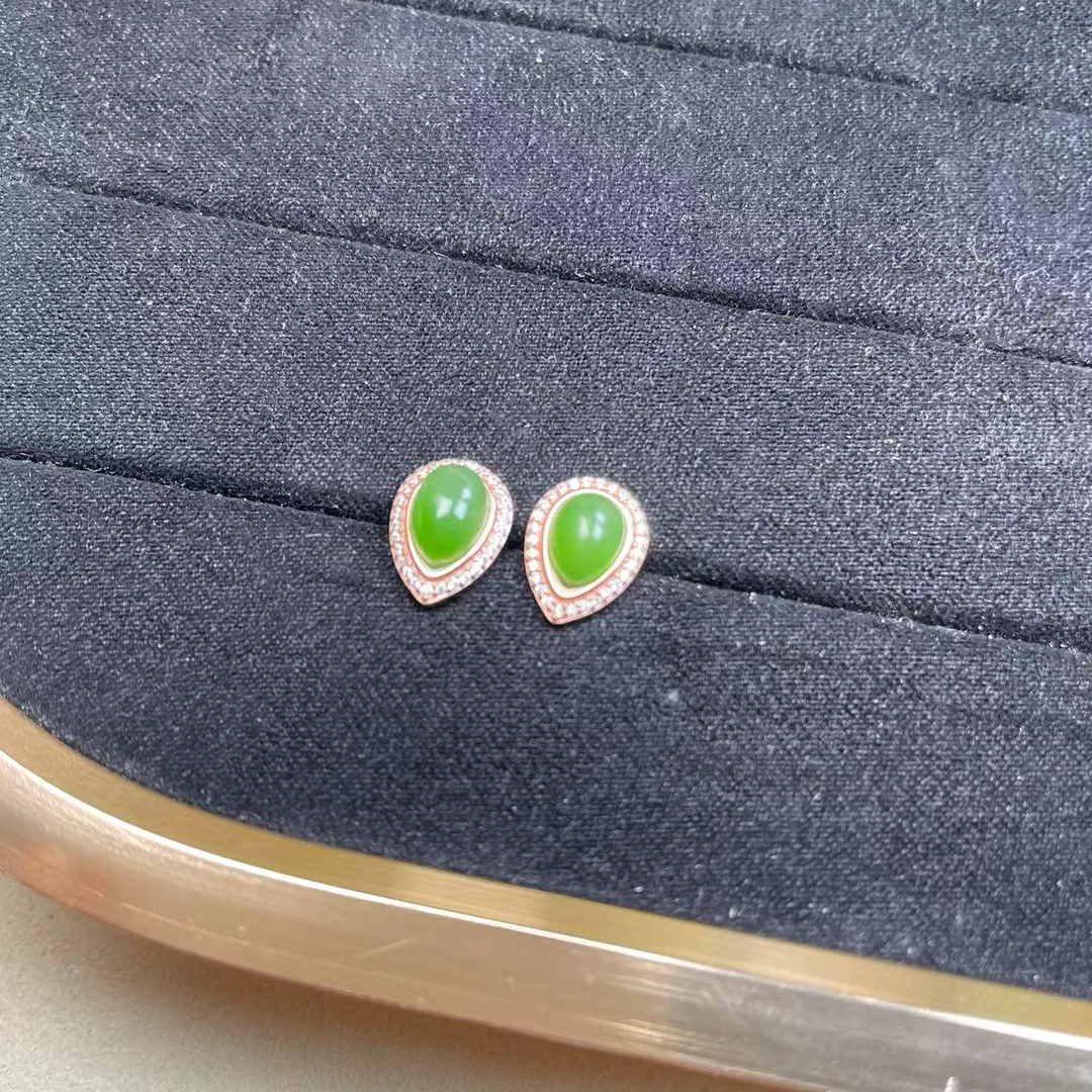 和田玉阳绿色S928银镶嵌小水滴耳钉时尚精致气质耳饰