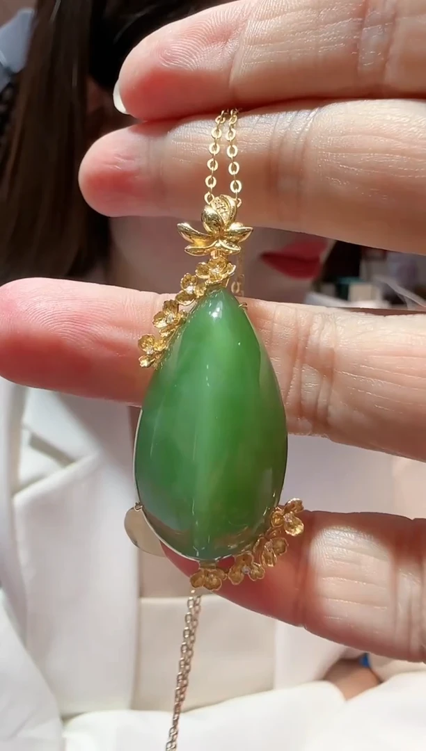 【闪购商品】和田玉吊坠18K金镶嵌猫眼大水滴HNZ4908