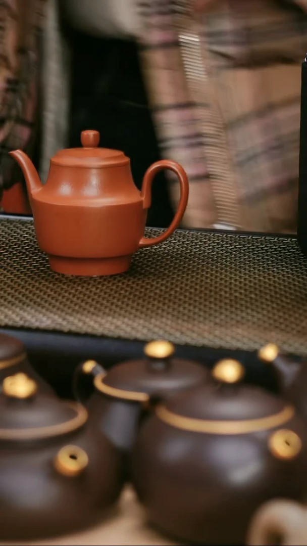 茶壶紫砂生砂朱泥超精工折肩宫灯130cc