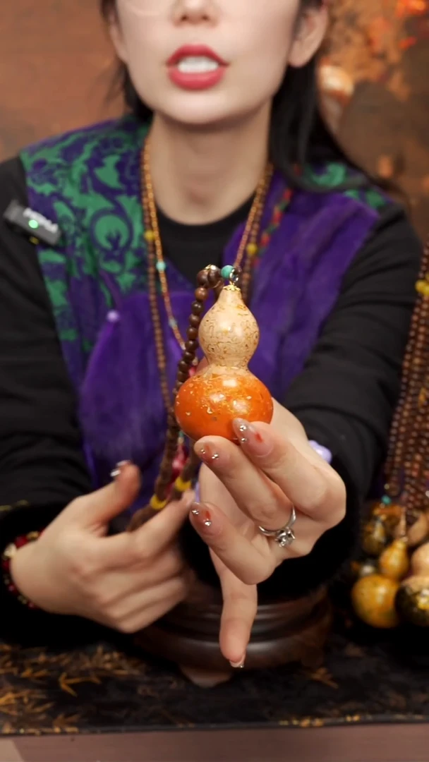 665 --大漆脖挂小葫芦---158