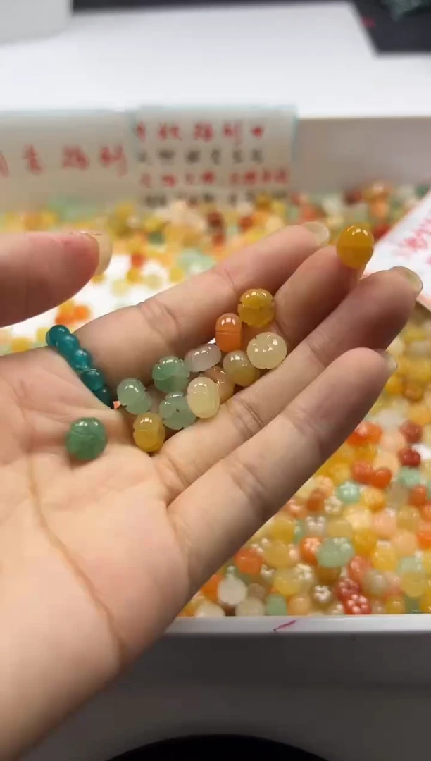 未镶嵌颈饰玛瑙/玉髓w1688三彩金丝玉五瓣花8mm*10颗