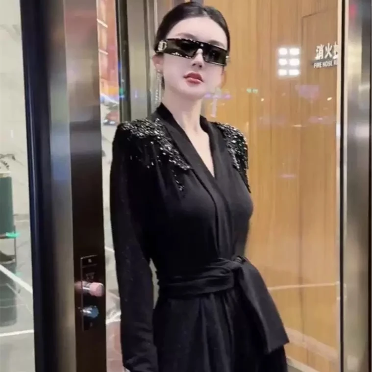 春季高冷新款时尚高级灰色重工钉珠V领系带显瘦连体衣裤女7019