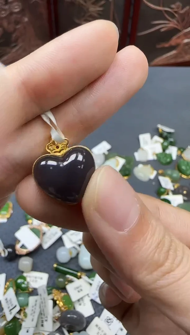 和田玉18K金镶嵌挂件1