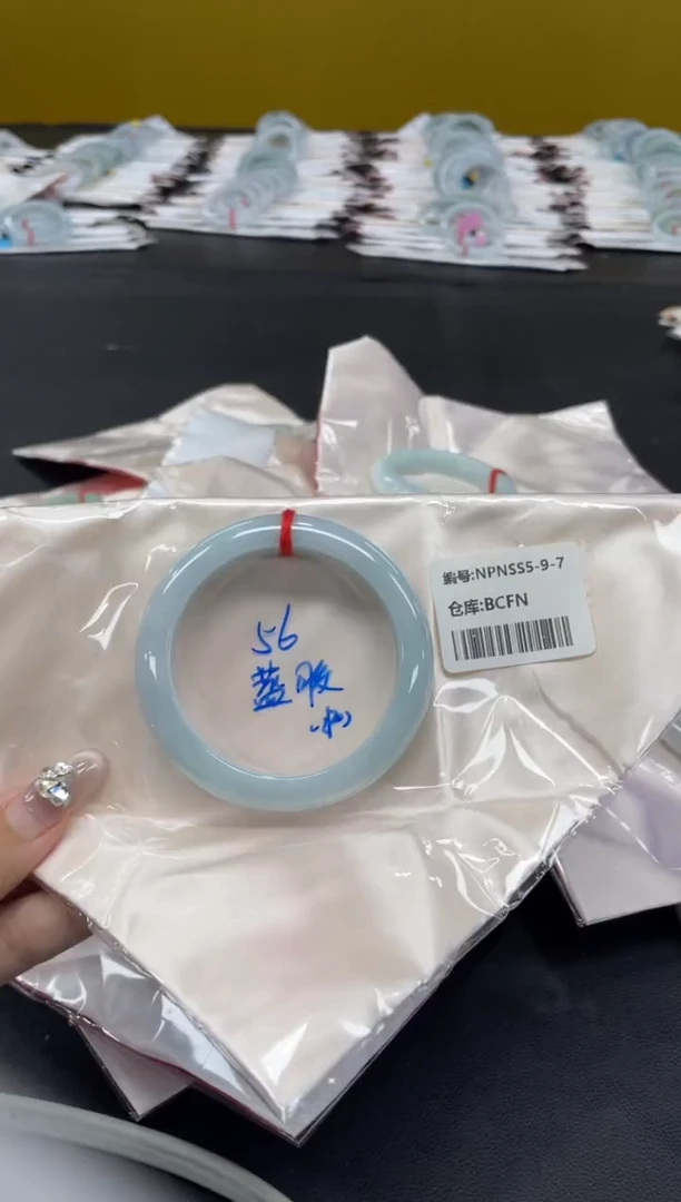 未镶嵌手镯翡翠翡翠手镯