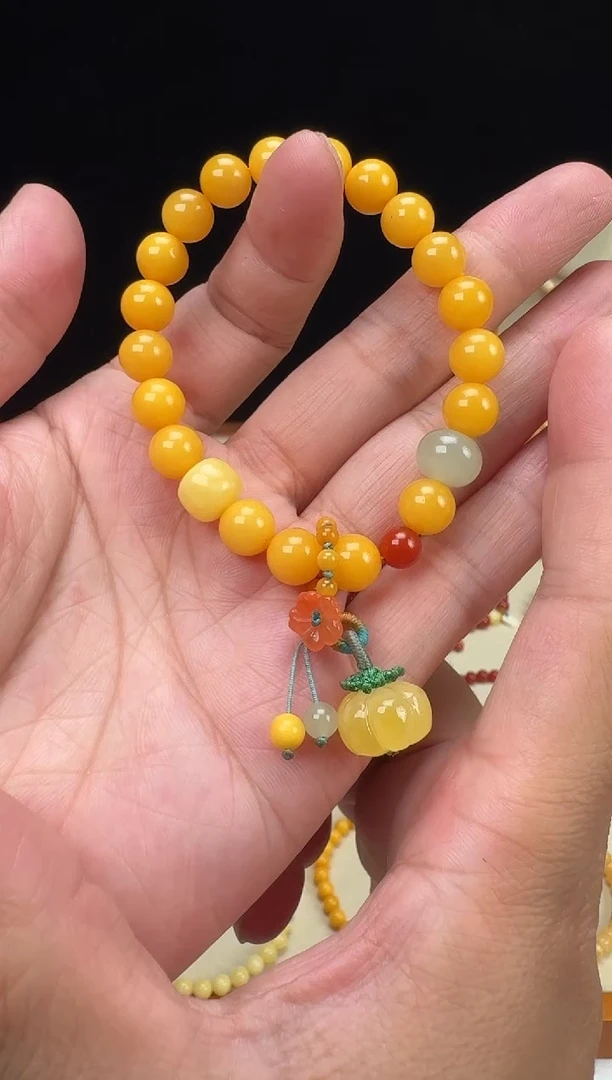 手链蜜蜡未镶嵌鸡油黄8.5-8.9mm