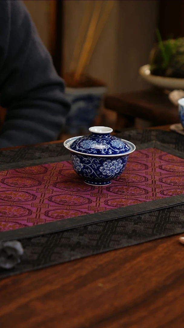 【闪购商品】壶承莹焰堂蓝底花卉盖碗