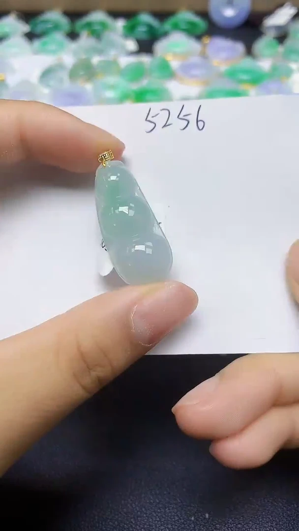翡翠18K金镶嵌颈饰 天然缅甸翡翠A货
