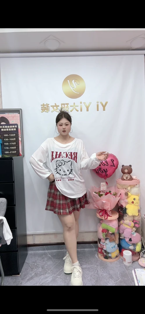 Yi+胖MM卡通猫圆领防嗮针织上衣+百褶格子裙两件套甜美减龄风