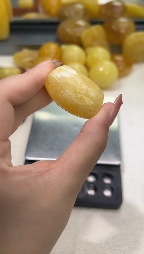裸石琥珀未镶嵌琥珀蜜蜡吊坠