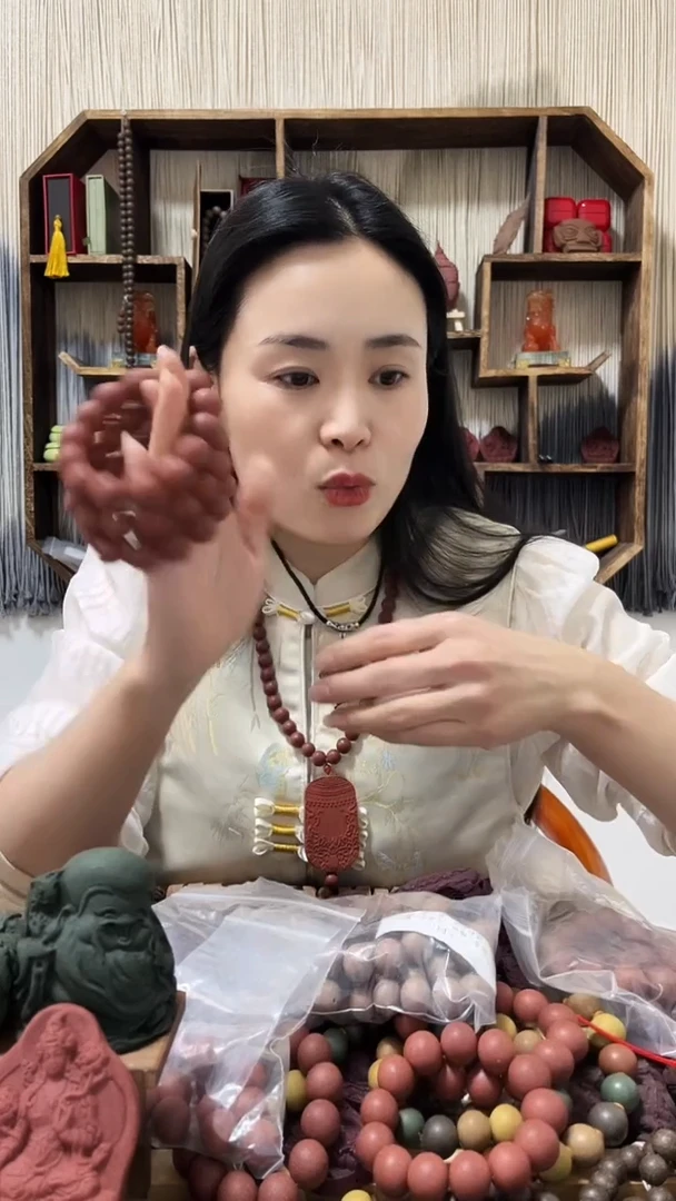 【闪购商品】泥塑红麝香方1.7单圈手串微瑕