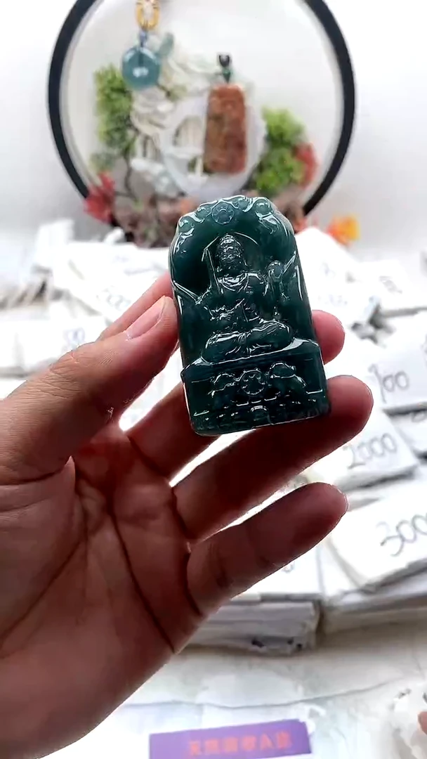 颈饰未镶嵌翡翠不动明王