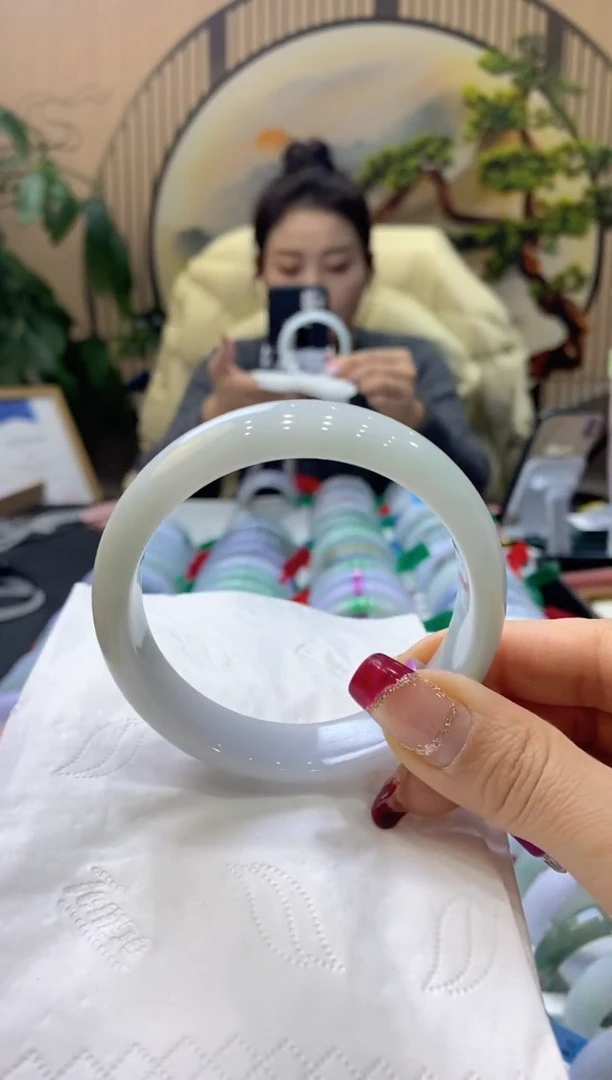 【闪购商品】翡翠手镯未镶嵌99918870