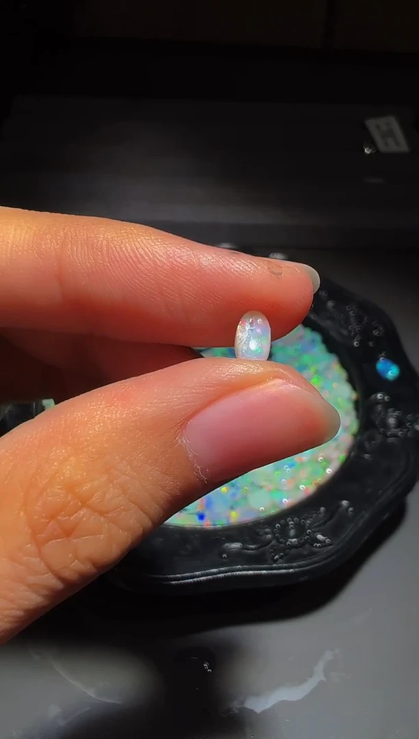 未镶嵌欧泊宝石<苏苏特选>  澳宝 3.6*6.7    mm