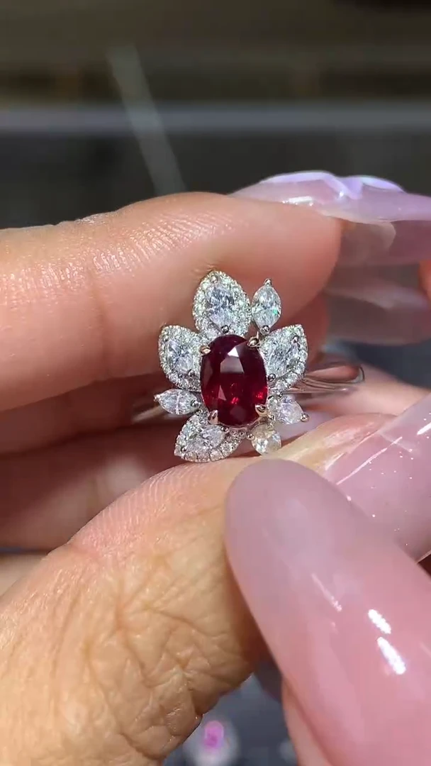 戒指彩色蓝宝石18K金镶嵌1.0CT