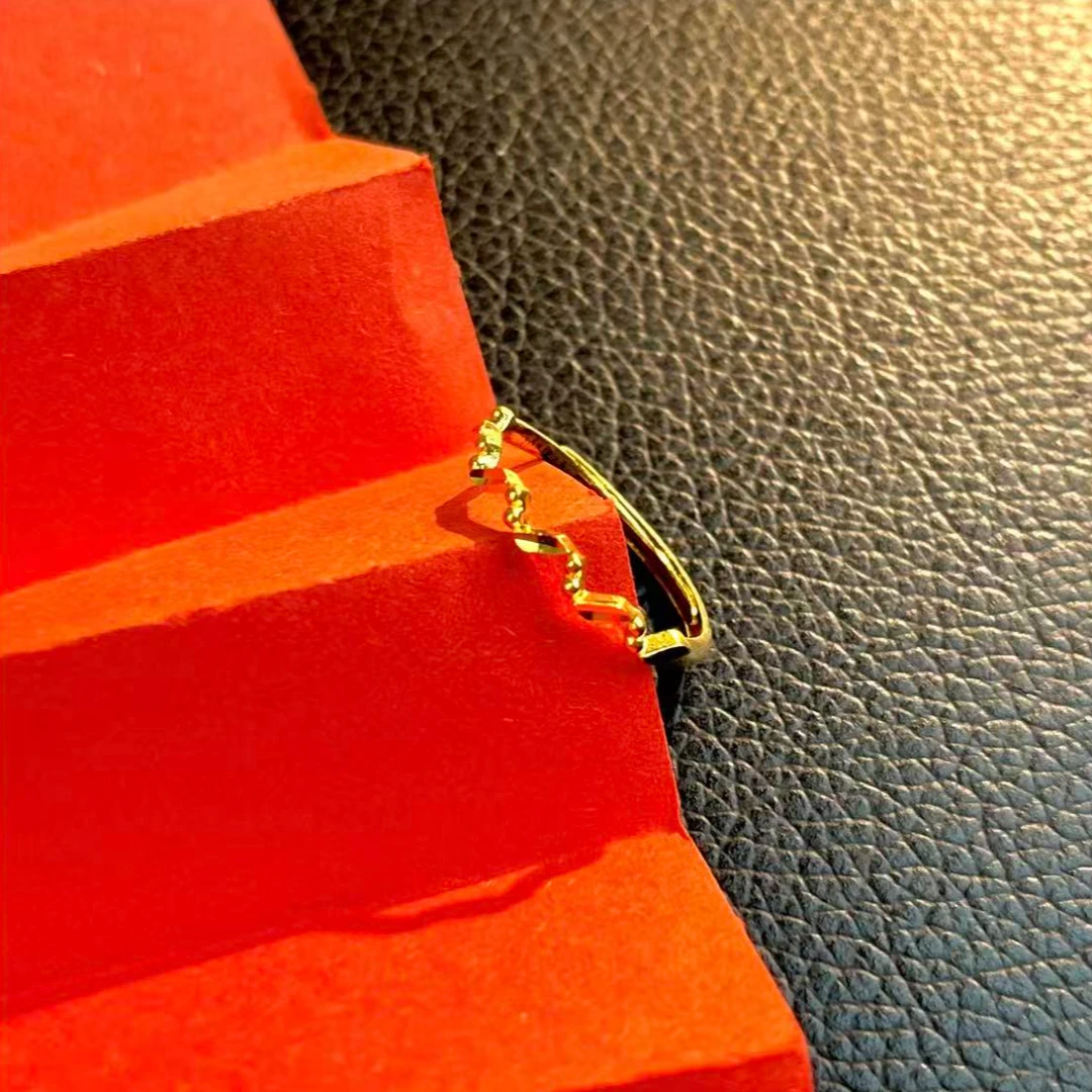 Chow Tai Seng/周大生菱格足金戒指送女友圣诞节礼物