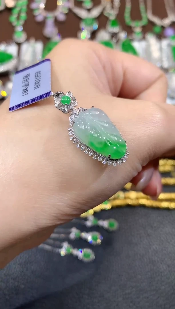 吊坠(不含链)18K金镶嵌翡翠A39