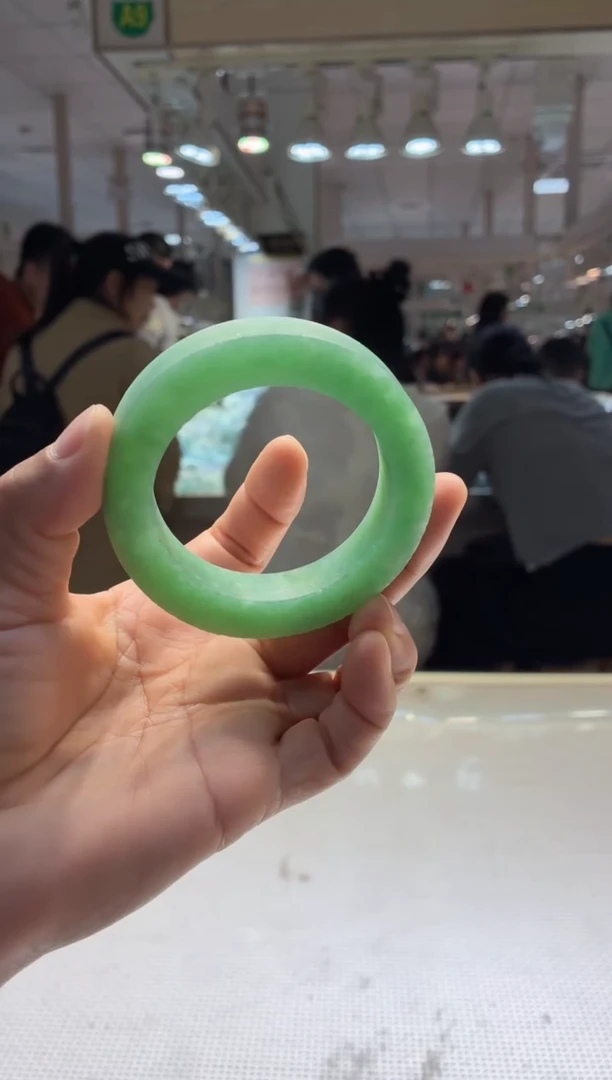 未镶嵌定制手镯定制翡翠参考价大万