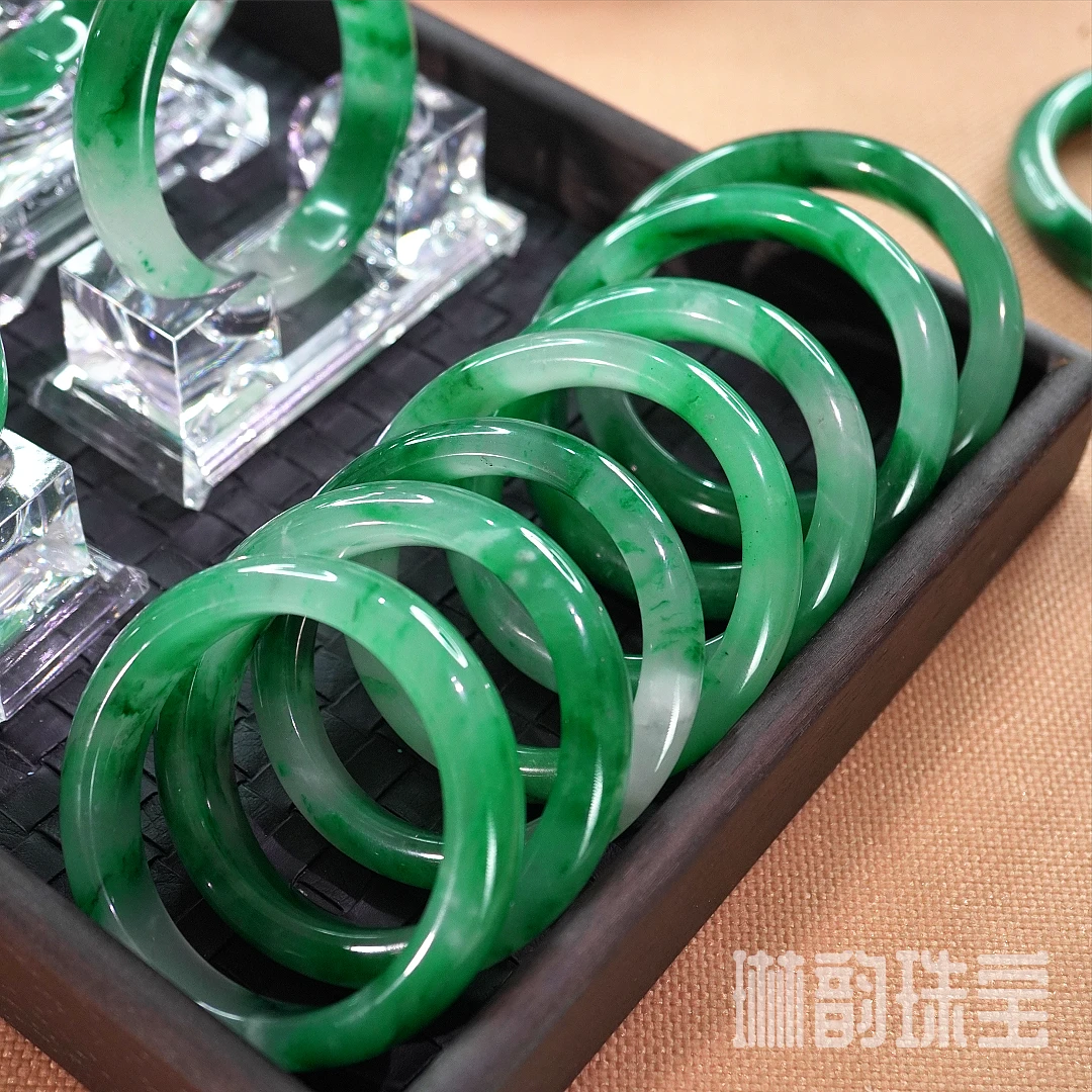 【福利】非洲翠满绿手镯圆形飘绿精美（天然多样性发一件）