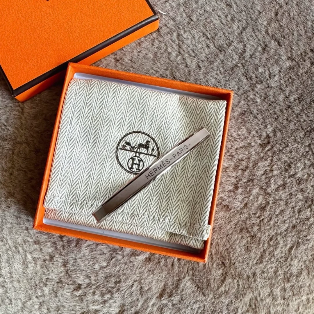 未使用 Hermes/爱马仕 奶茶色珐琅手镯  18187505