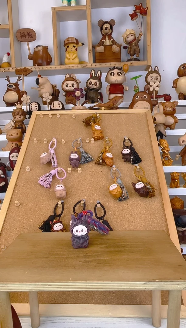 木坐姿紫色拉布不