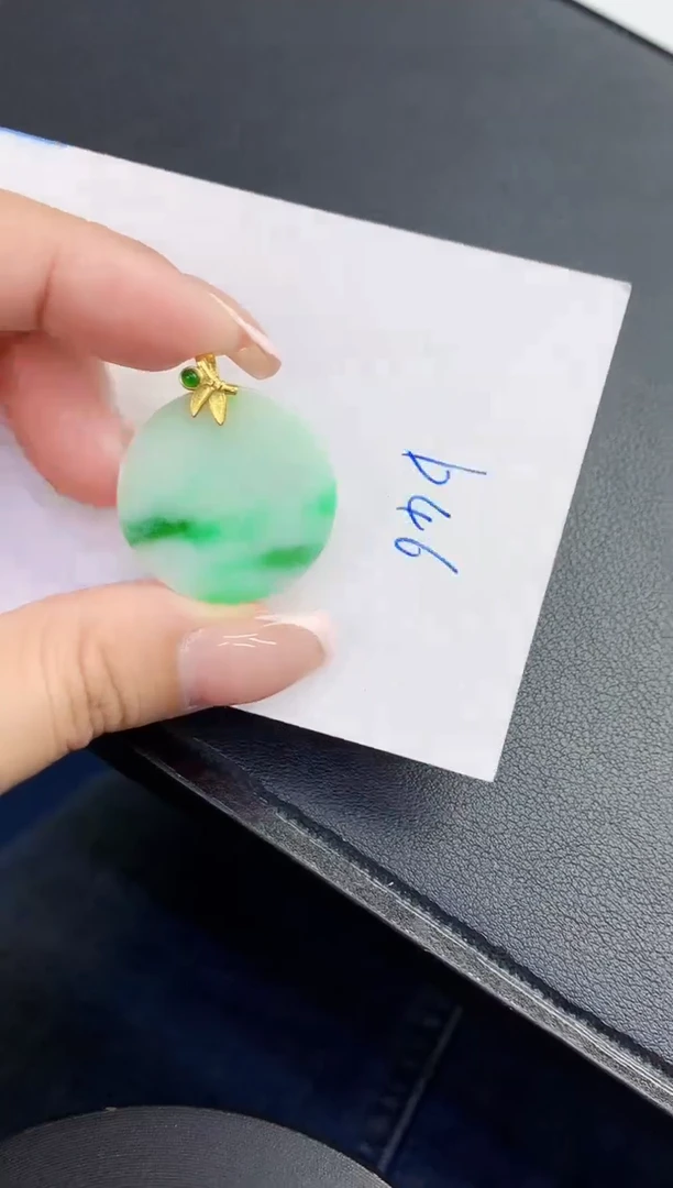 翡翠未镶嵌颈饰缅甸天然翡翠A货