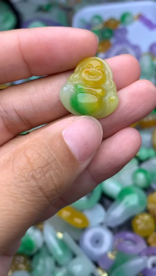 颈饰未镶嵌翡翠天然缅甸翡翠吊坠