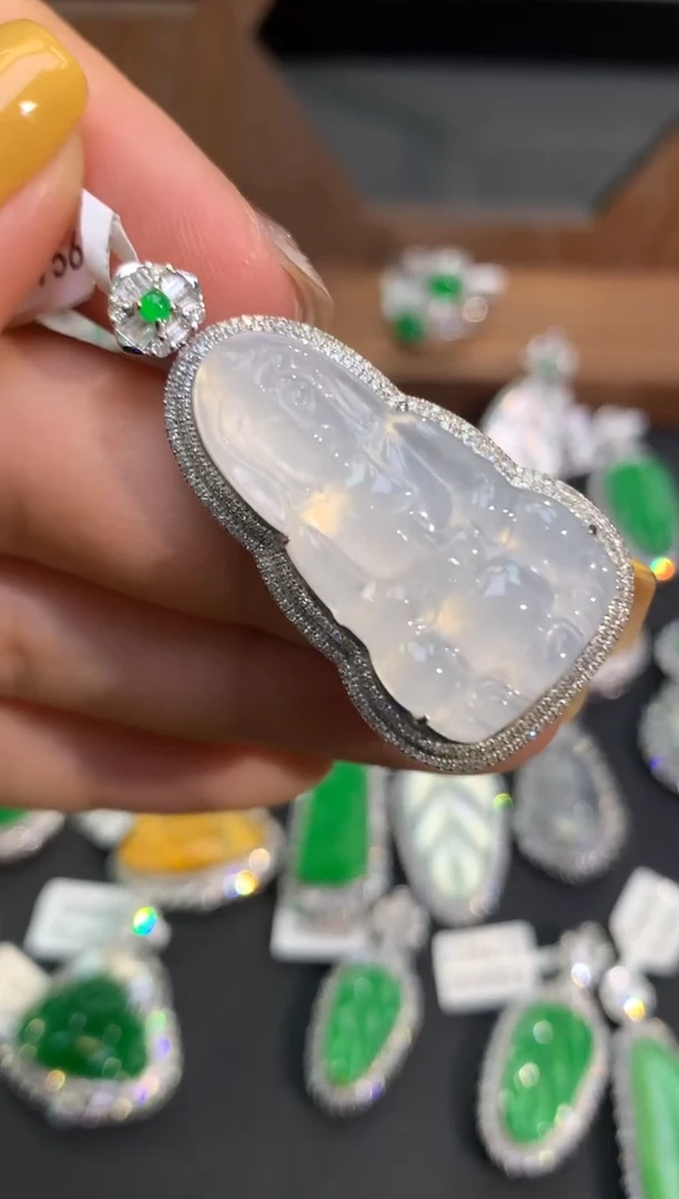 翡翠18K金镶嵌吊坠(不含链)吊坠
