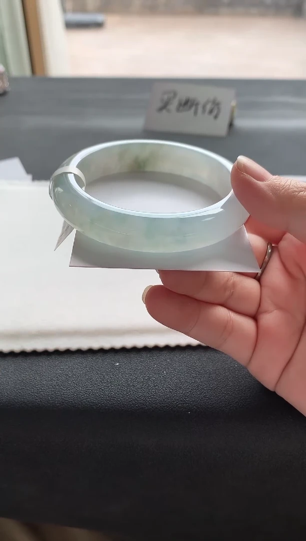 【闪购商品】翡翠手镯未镶嵌57.5正圈A7555买断