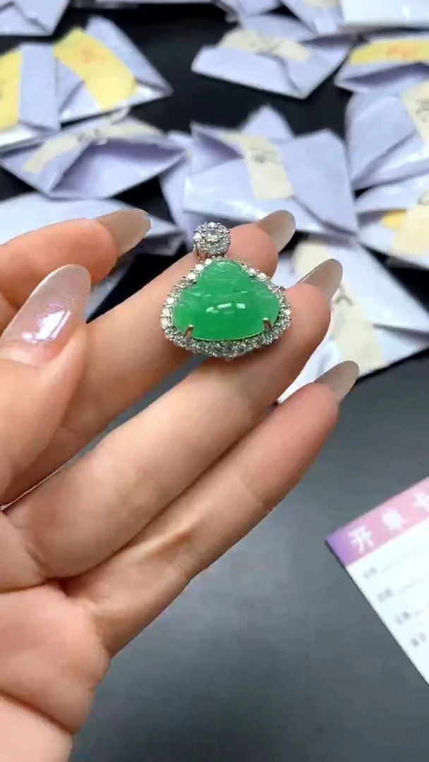 颈饰未镶嵌翡翠甄选精品（吊坠加扣头）多样性发一186