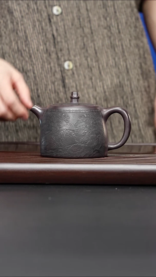 茶壶紫砂宜兴紫砂壶 石红莲花汉铎 钱兴芳 400cc