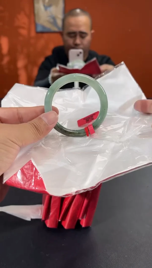 未镶嵌手镯翡翠1        圈口53