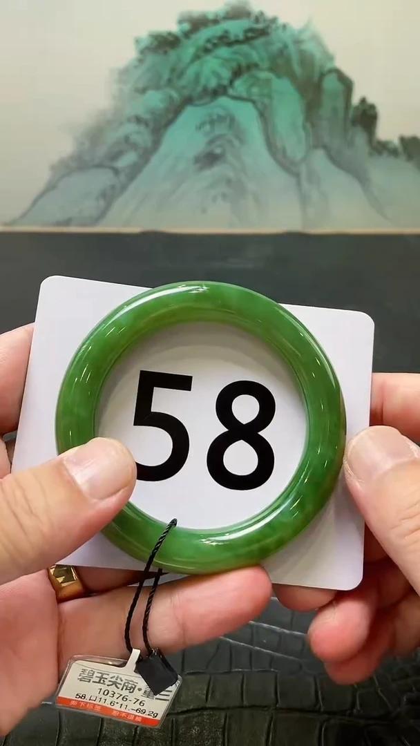 和田玉（碧玉）手镯未镶嵌一个