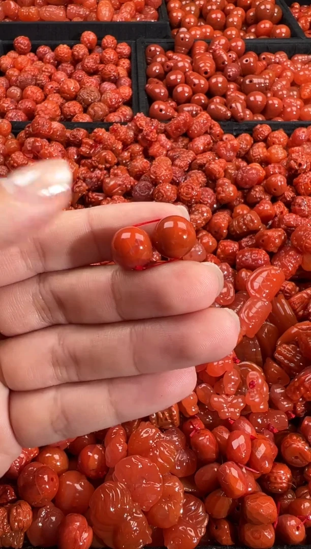 颈饰未镶嵌南红玛瑙1