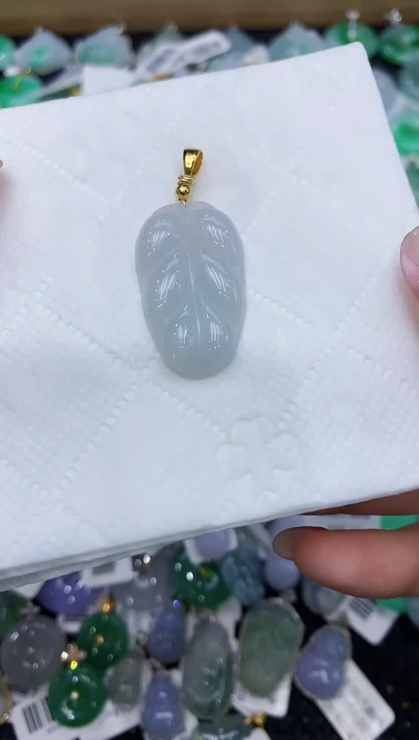 翡翠未镶嵌颈饰111111111111