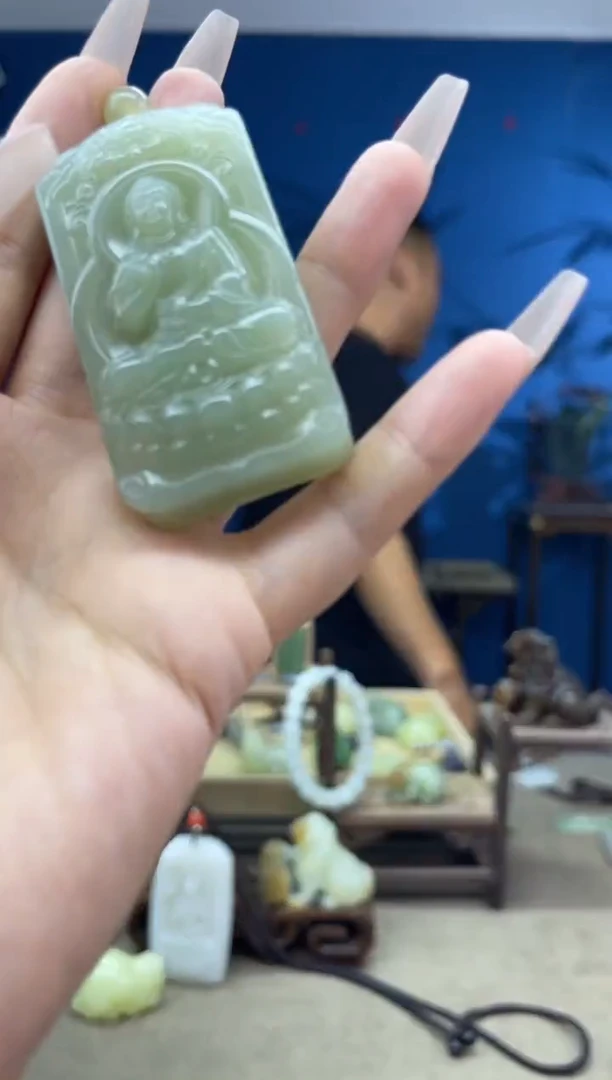 和田玉未镶嵌颈饰1