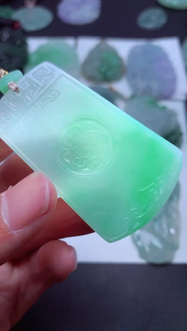 【闪购商品】翡翠颈饰未镶嵌天然翡翠