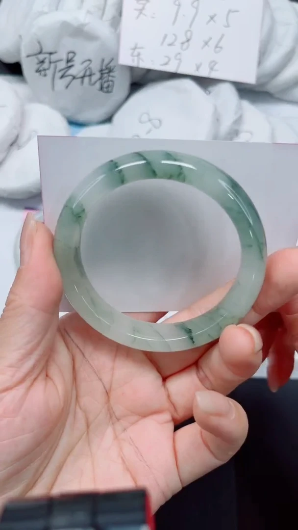 未镶嵌手镯石英质玉198-56.3