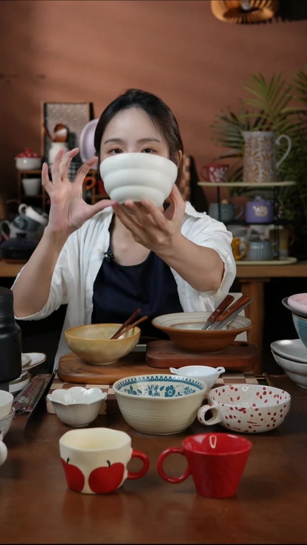 瓷片4.5英寸奶油色葫芦小饭碗  微瑕 凑满20发货
