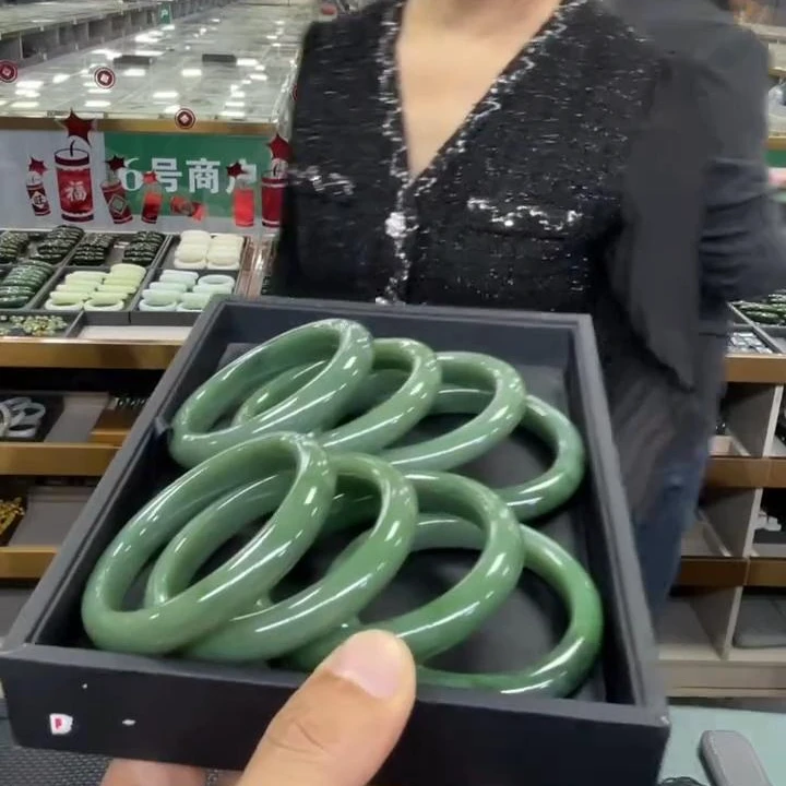 【老郑家】和田玉手镯一支(多样性发1件)微黑点