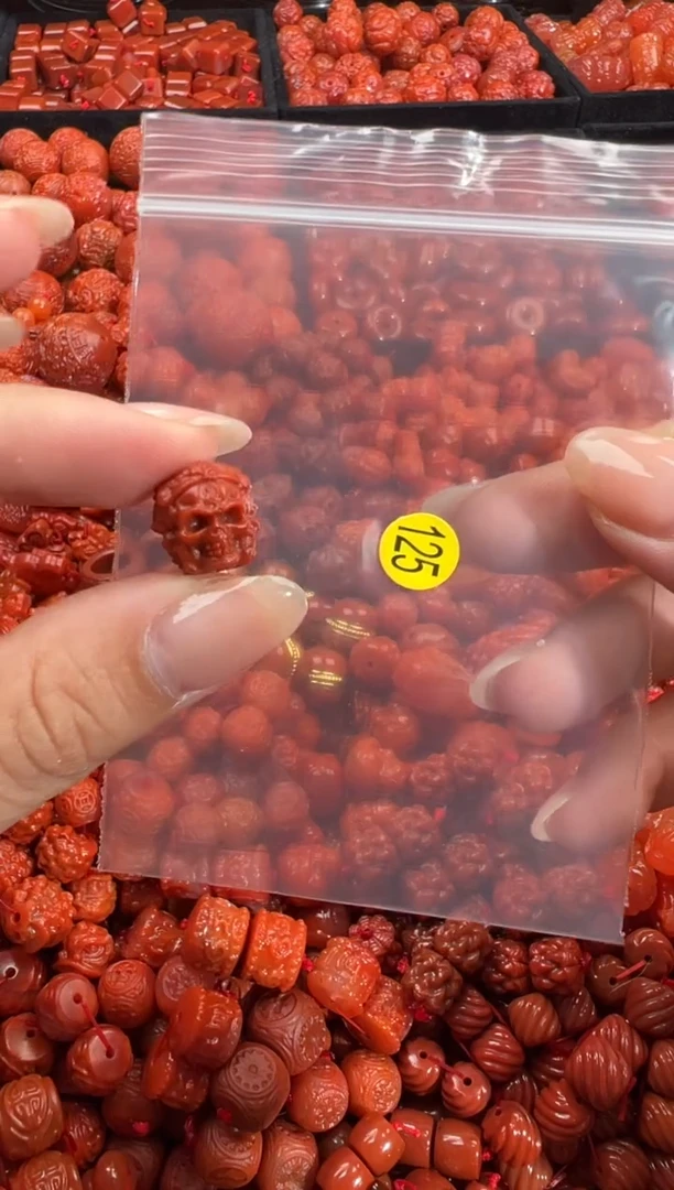 南红玛瑙未镶嵌颈饰1