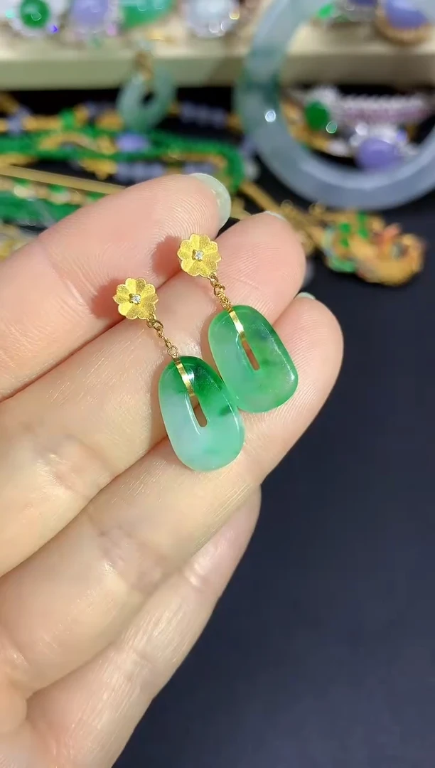 18K金镶嵌翡翠耳饰21-雪姐翡翠天天见