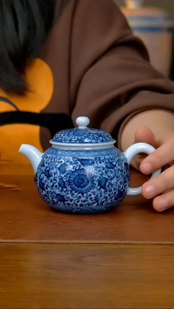 【闪购商品】陶瓷点工缠枝莲茶壶（柴窑）