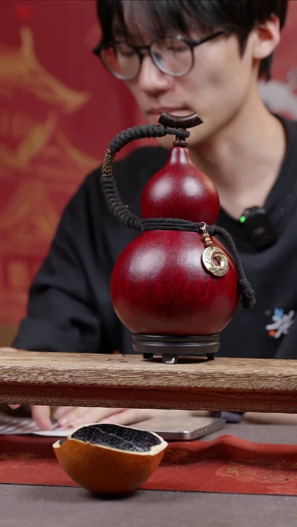 805号大漆精品葫芦一物一拍虫眼