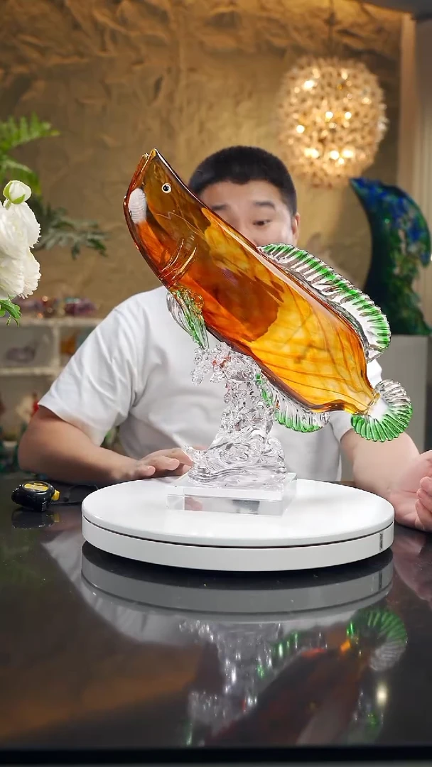 摆件设计款琥珀金龙鱼摆件