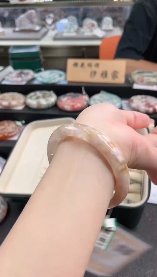 未镶嵌手镯石英质玉尘*丷圈口（赠品镯心）