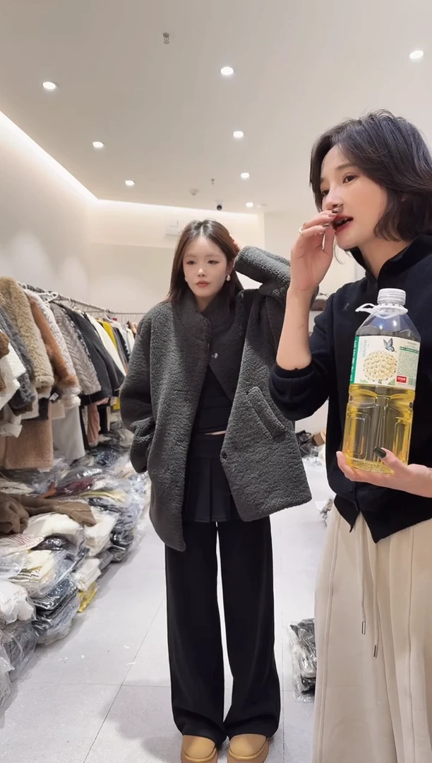 灰色羊羔毛169.99灰外黄内不调不换